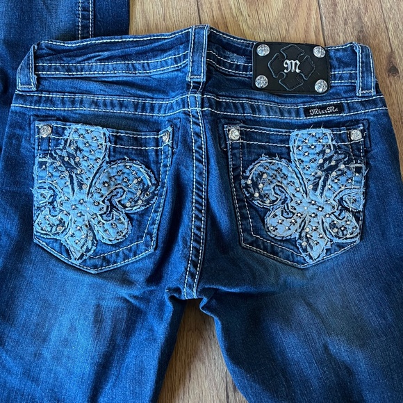 Miss Me Dark Wash Skinny Jeans Bling Pockets Fleur De Lis - 28 - Picture 3 of 13